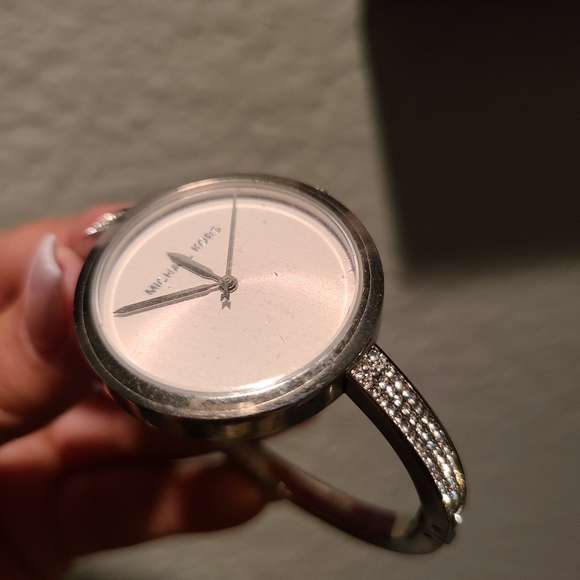 Michael kors silver diamond watch - Picture 12 of 13